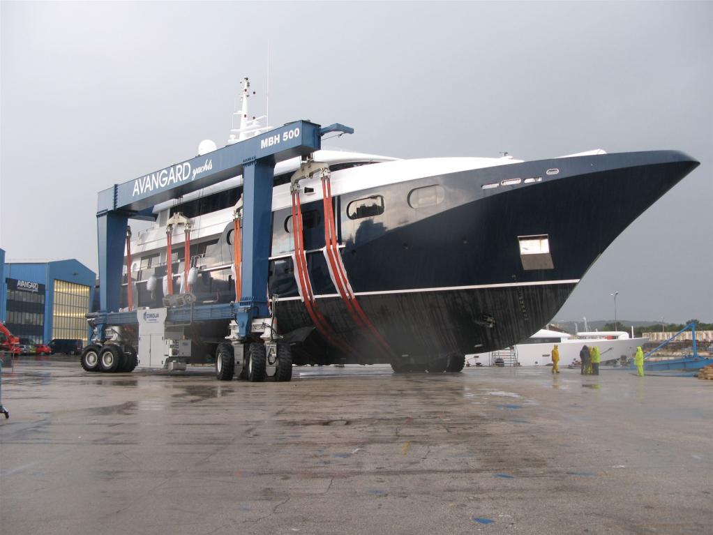 500 ton mobile boat hoist
