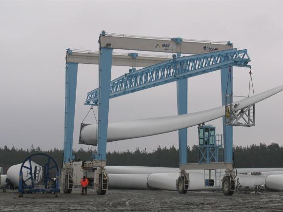 straddle carrier windmill rotor bladehandling